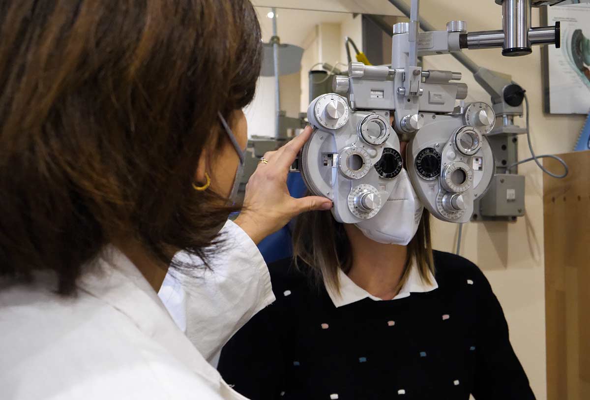 La scelta degli occhiali da sole è sempre difficile, dalla montatura alle lenti